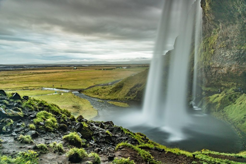 Seljalandsfoss waterfall