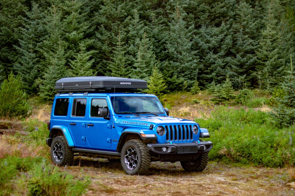 Rent a Jeep Wrangler Camper roof top tent with Geysir Car Rental